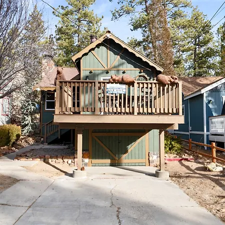Big Bear Cottage - Walk To Lake, Smart Tv, Fireplace, Deck